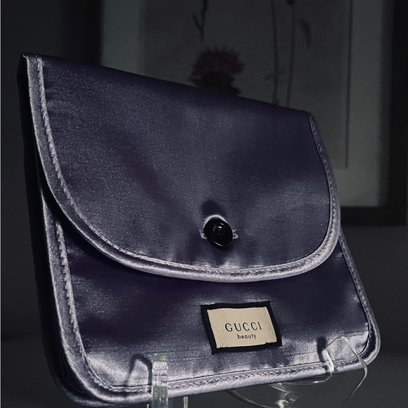 Metallic Gucci Flora (Button-Closure) Cosmetic-Makeup Bag - Picture 3 of 8